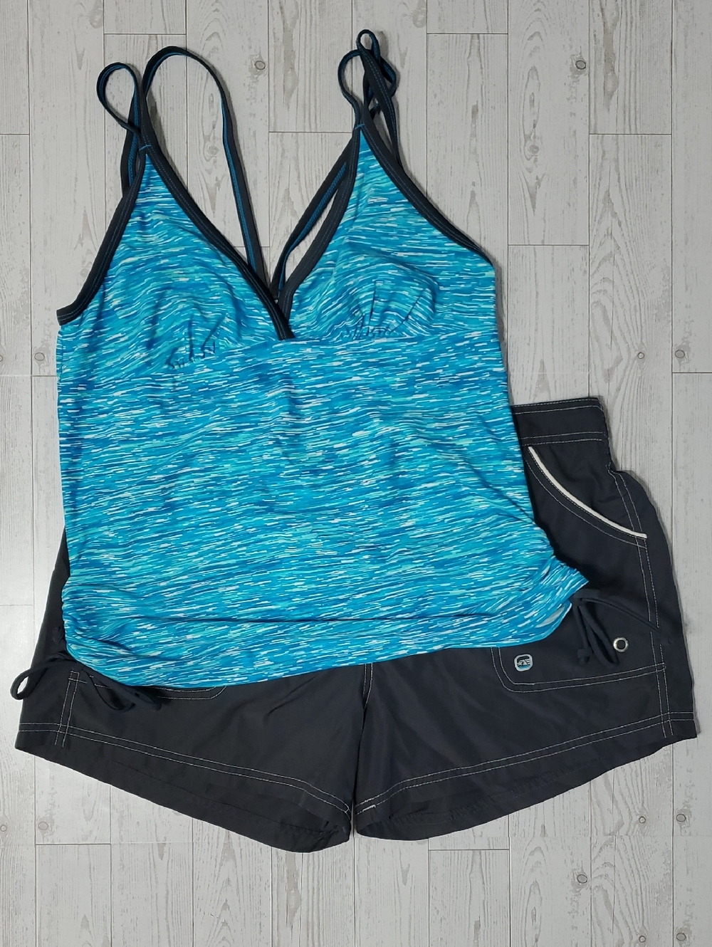 Free Country Blue Tankini Swimsuit Top & Grey Swim Shorts Women's Large